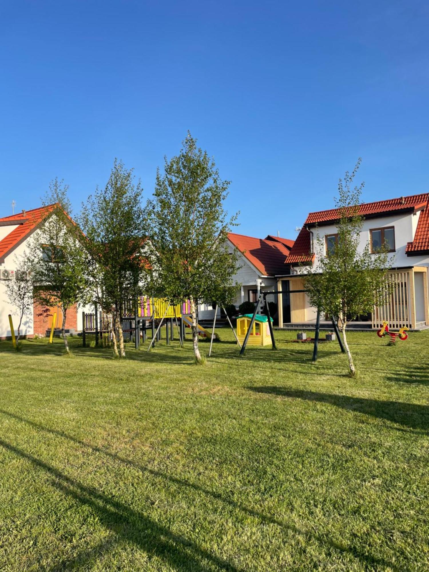 Morski Zakatek Apartamenty Rowy  Exteriör bild
